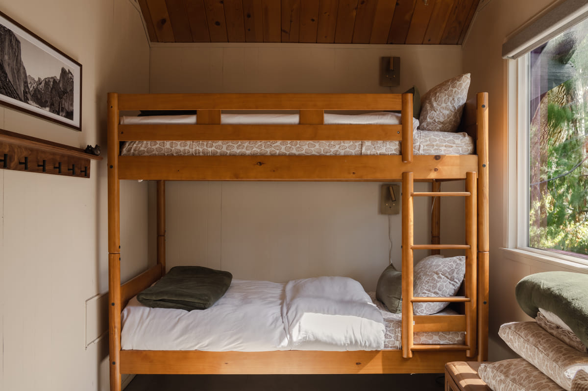 The bunk room with a window seat